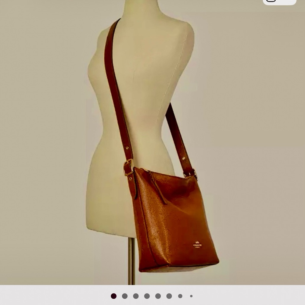 Coach Val Duffle Bag in Tan refined pebble Leather Shoulder Bag like new - Picture 3 of 7